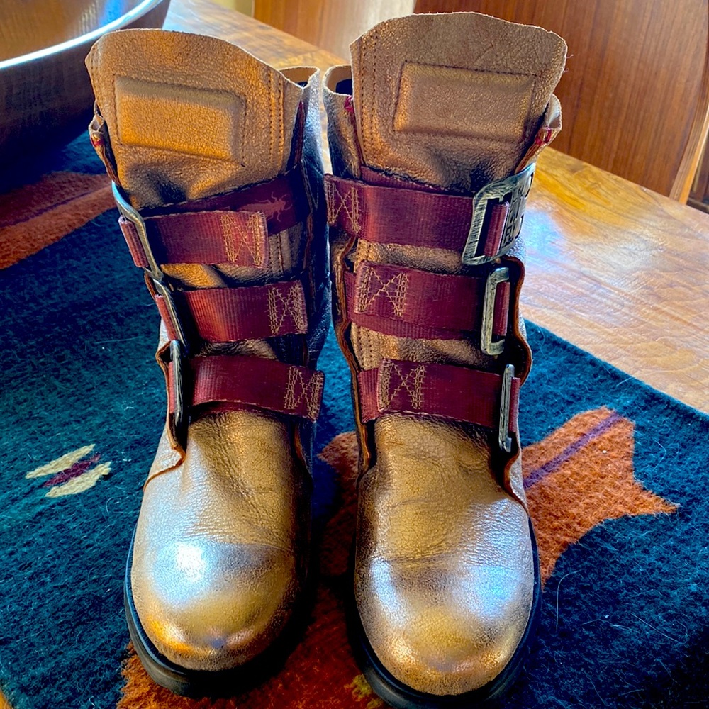 Luna leather stif boot - FLY London